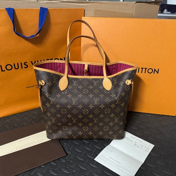 Louis Vuitton Neverfull MM - Picture 1 of 8